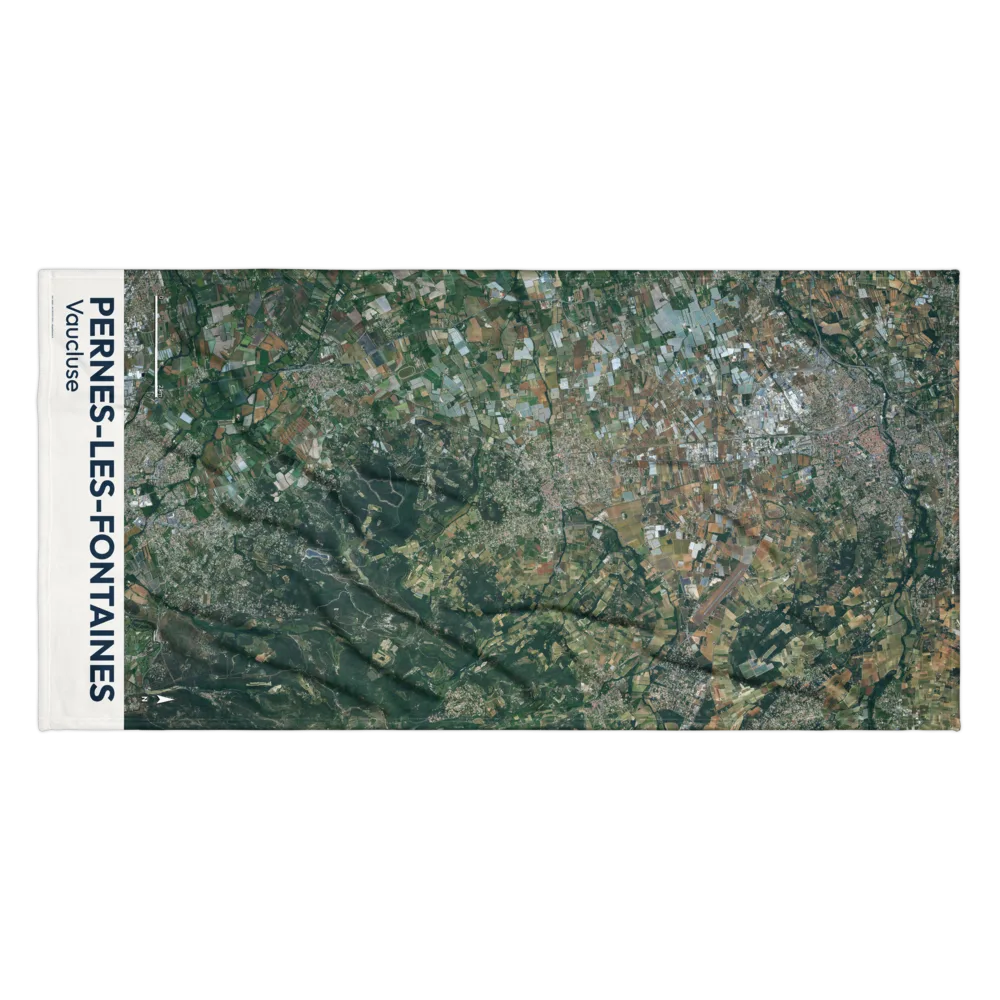 Serviette de plage — vue aérienne de Pernes-les-Fontaines