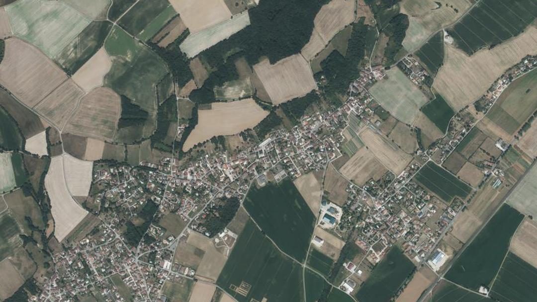 Photo 2 — Bourg-Saint-Christophe, Ain (01800)