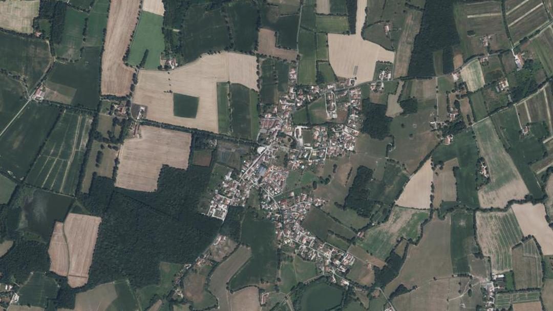 Photo 2 — Chanoz-Châtenay, Ain (01400)