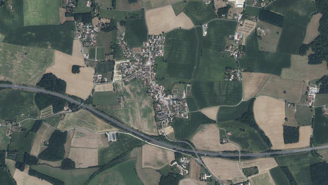 Photo 2 — Curtafond, Ain (01310)