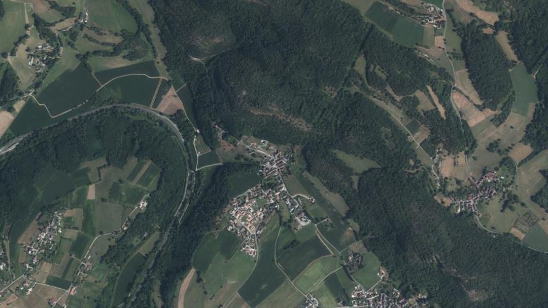 Photo 2 — Magnieu, Ain (01300)