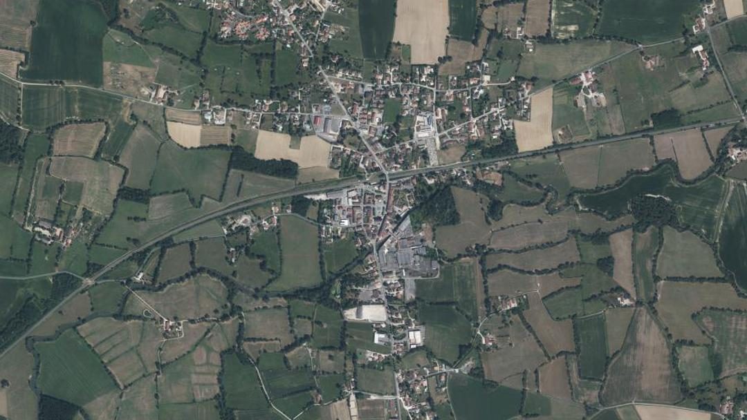 Photo 2 — Mézériat, Ain (01660)