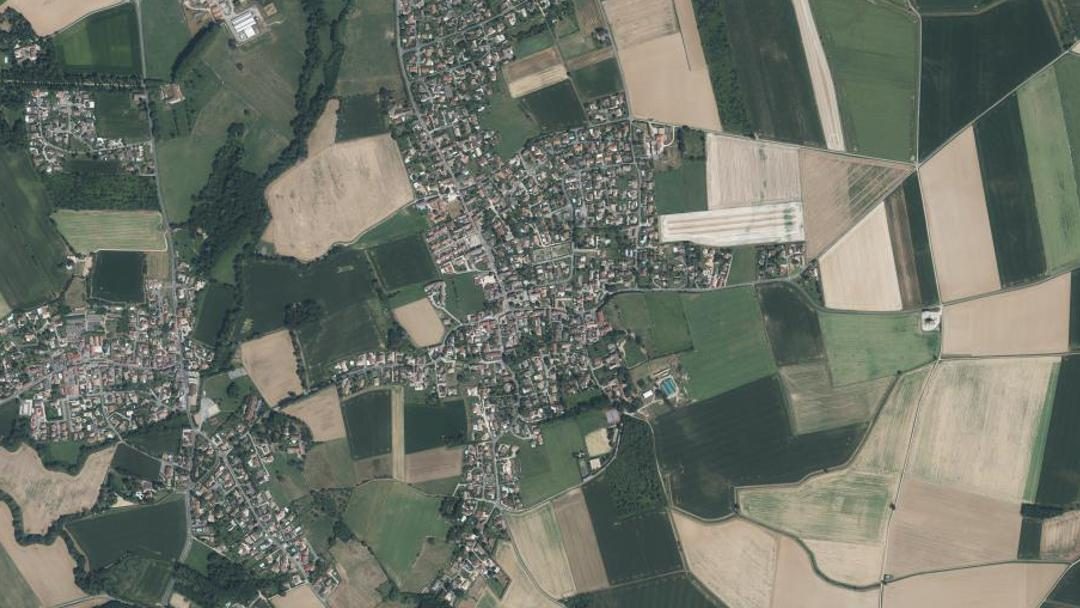 Photo 2 — Misérieux, Ain (01600)