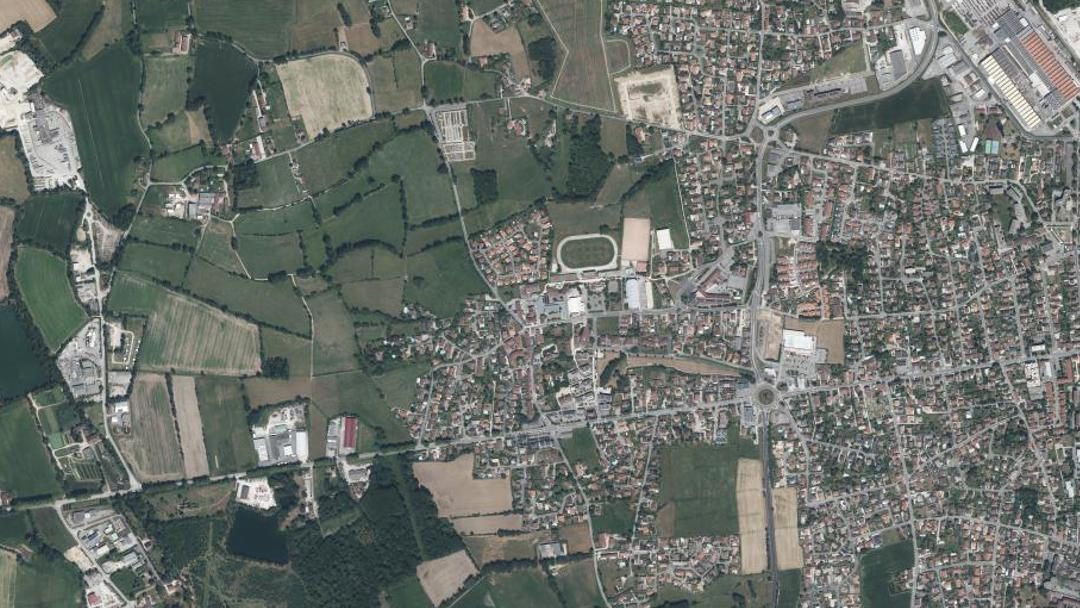 Photo 2 — Saint-Denis-lès-Bourg, Ain (01000)