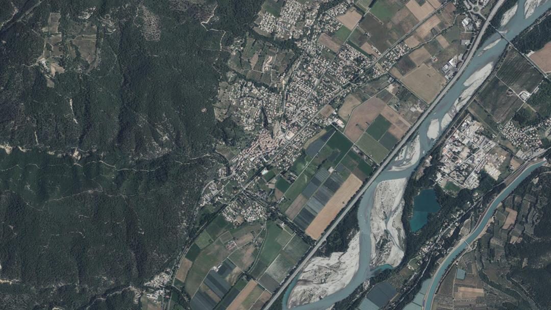 Photo 2 — Peyruis, Alpes-de-Haute-Provence (04310)