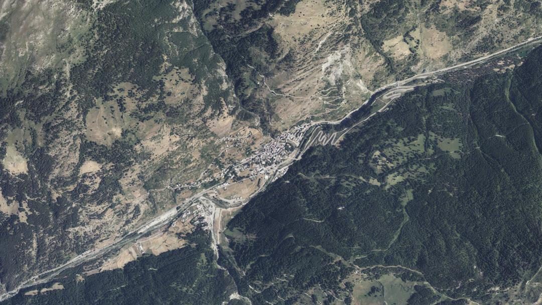 Photo 2 — Aiguilles, Hautes-Alpes (05470)