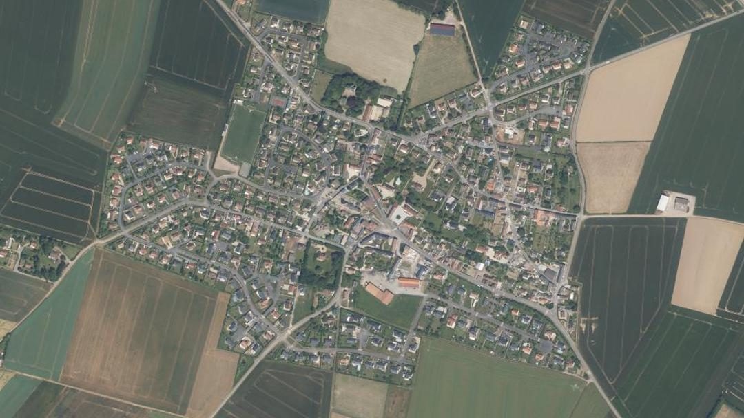 Photo 2 — Basly, Calvados (14610)