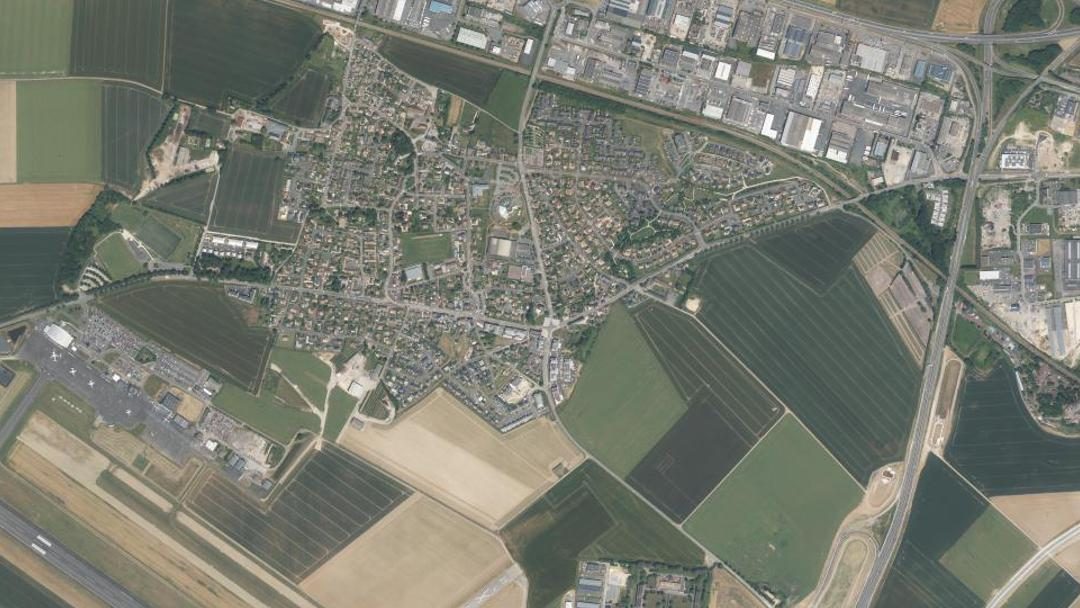 Photo 3 — Carpiquet, Calvados (14650)