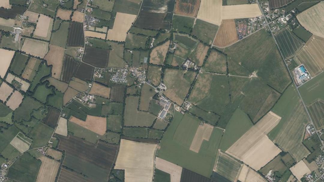 Photo 2 — Ellon, Calvados (14250)