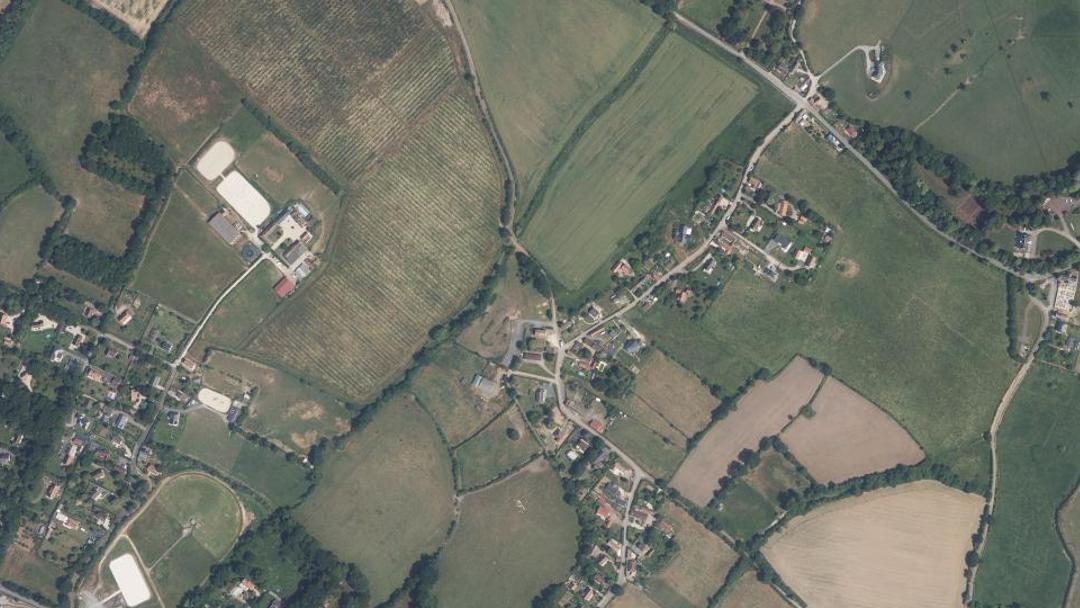 Photo 3 — Janville, Calvados (14670)