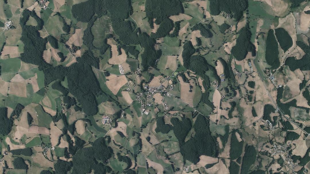 Photo 2 — Glénat, Cantal (15150)