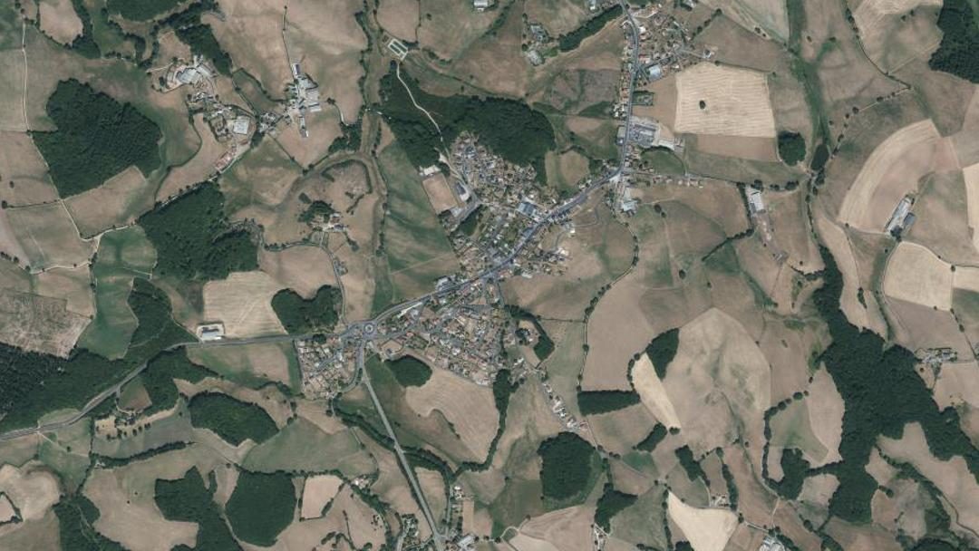 Photo 2 — Lafeuillade-en-Vézie, Cantal (15130)