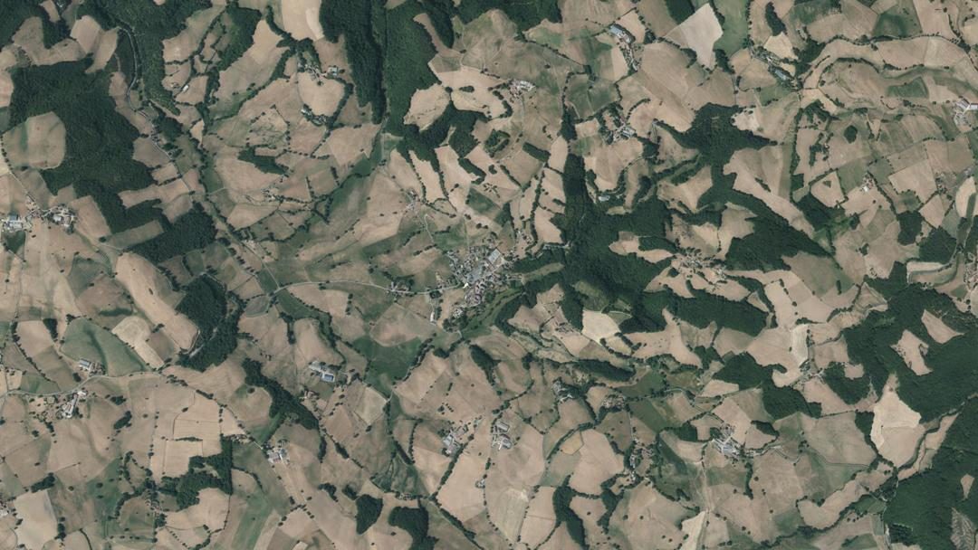 Photo 2 — Leynhac, Cantal (15600)