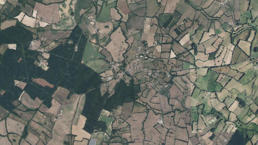 Photo 2 — Oradour-Fanais, Charente (16500)
