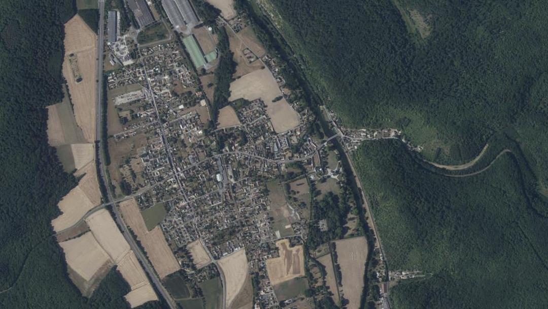 Photo 2 — Acquigny, Eure (27400)