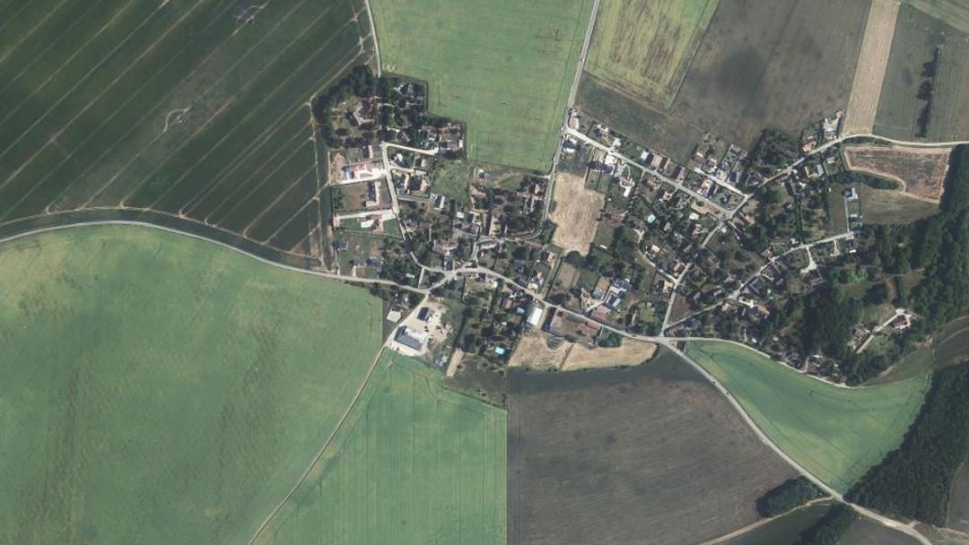 Photo 2 — Louvilliers-en-Drouais, Eure-et-Loir (28500)