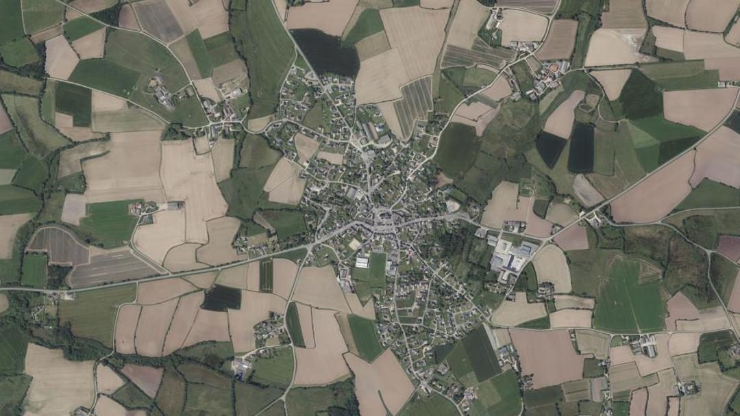 Photo 2 — Lanhouarneau, Finistère (29430)