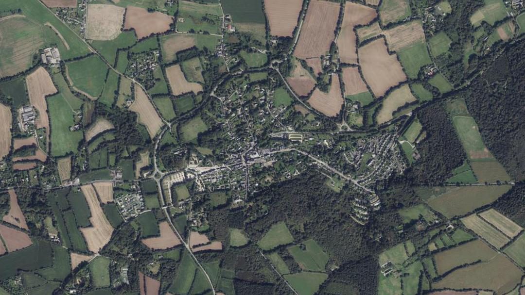 Photo 3 — Locronan, Finistère (29180)