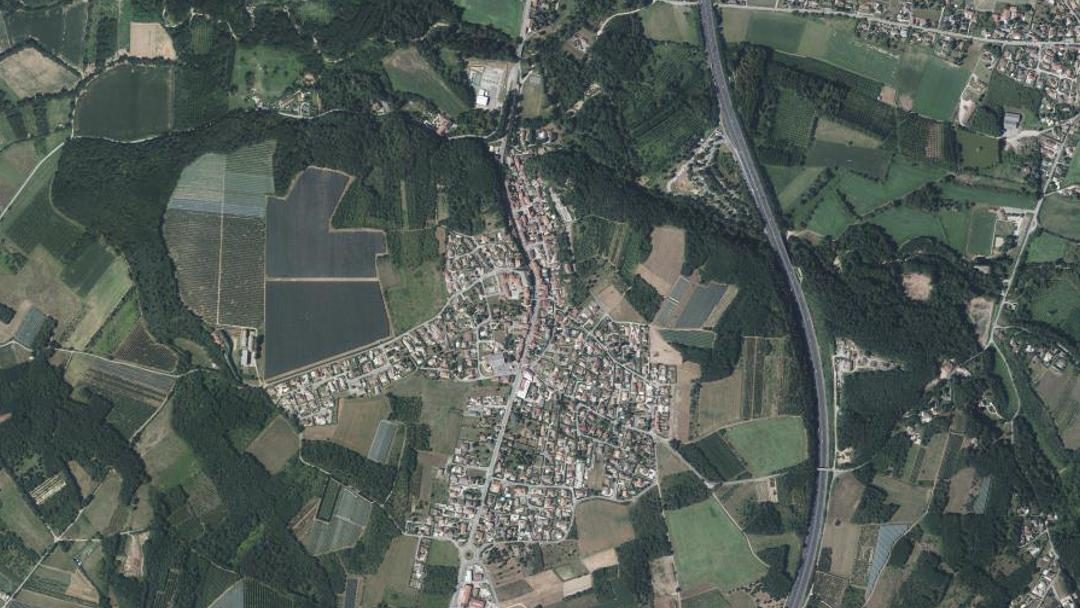 Photo 2 — Auberives-sur-Varèze, Isère (38550)