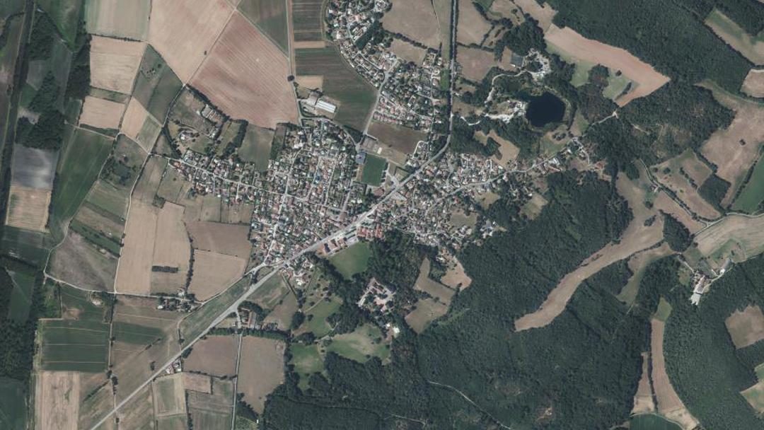 Photo 2 — Chamagnieu, Isère (38460)