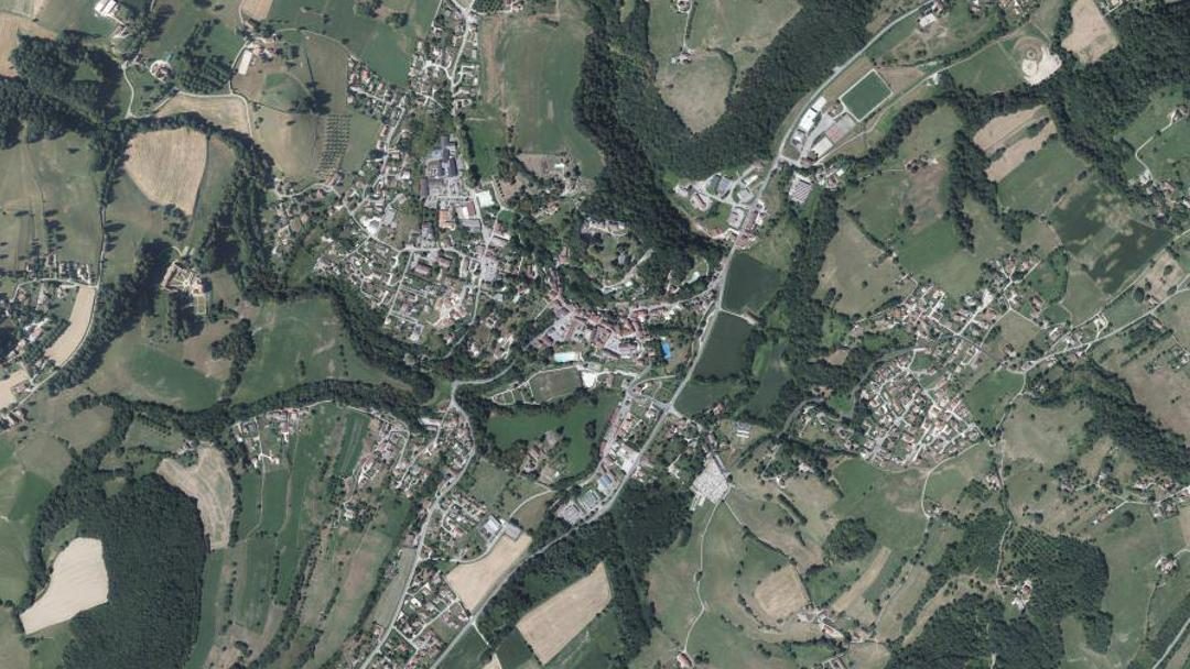 Photo 2 — Saint-Geoire-en-Valdaine, Isère (38620)