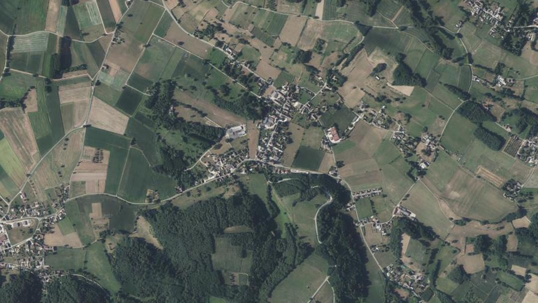 Photo 2 — Saint-Sorlin-de-Morestel, Isère (38510)