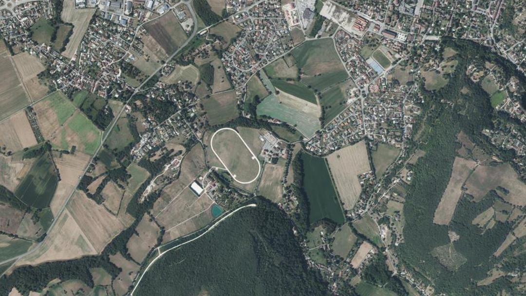 Photo 2 — Villemoirieu, Isère (38460)