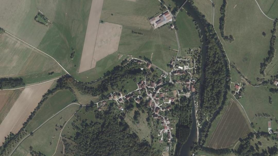 Photo 2 — Champagne-sur-Loue, Jura (39600)