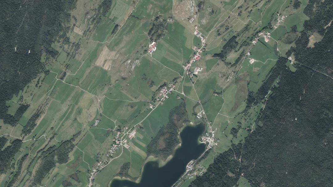 Photo 2 — Grande-Rivière Château, Jura (39150)
