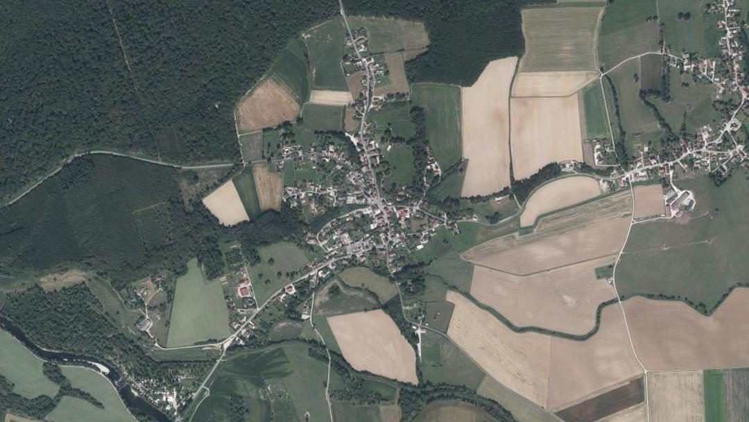 Photo 2 — Montbarrey, Jura (39380)