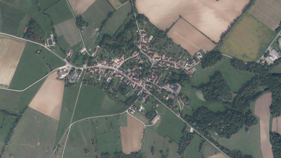 Photo 2 — Montmirey-la-Ville, Jura (39290)