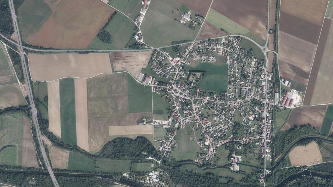 Photo 2 — Parcey, Jura (39100)