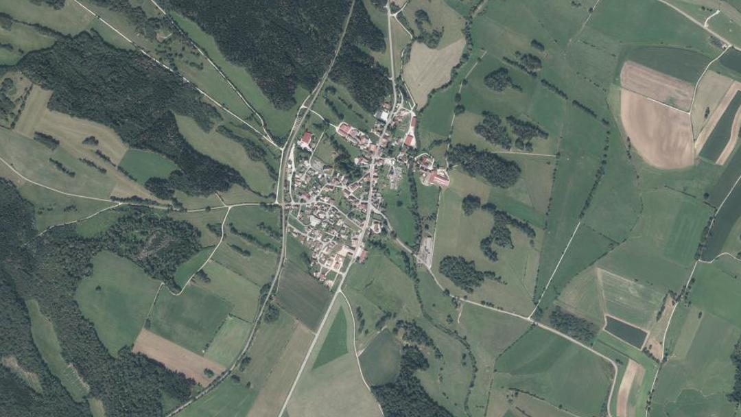 Photo 2 — Vers-en-Montagne, Jura (39300)
