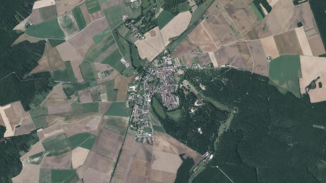 Photo 2 — Châteauvillain, Haute-Marne (52120)
