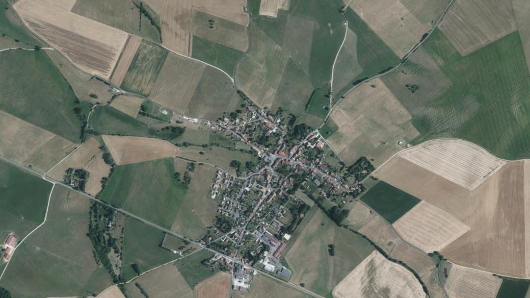Photo 2 — Is-en-Bassigny, Haute-Marne (52140)
