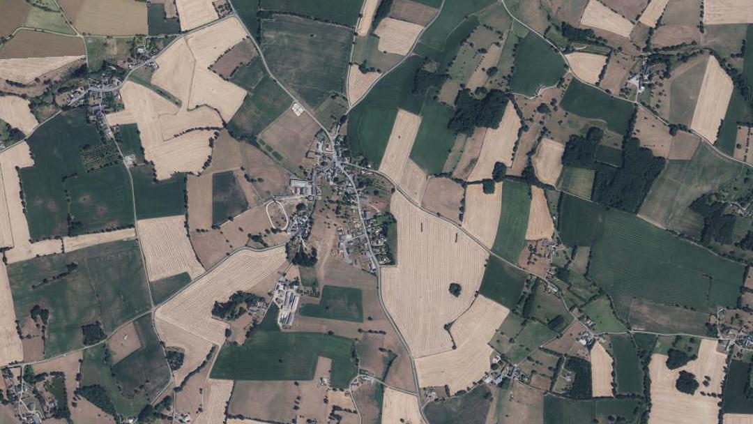 Photo 2 — Le Housseau-Brétignolles, Mayenne (53110)