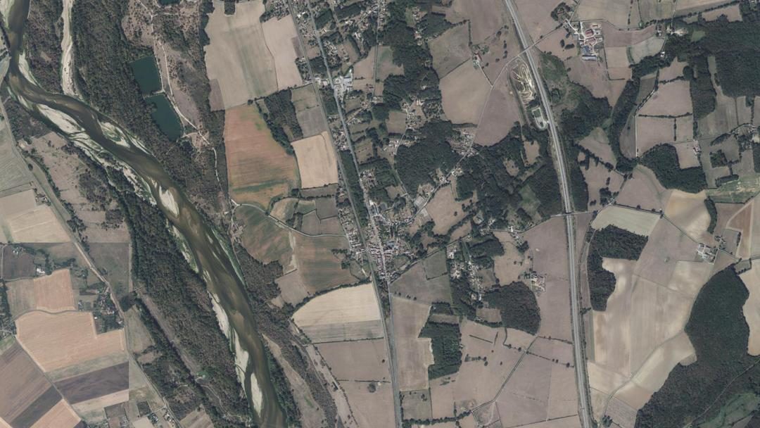 Photo 2 — La Celle-sur-Loire, Nièvre (58440)