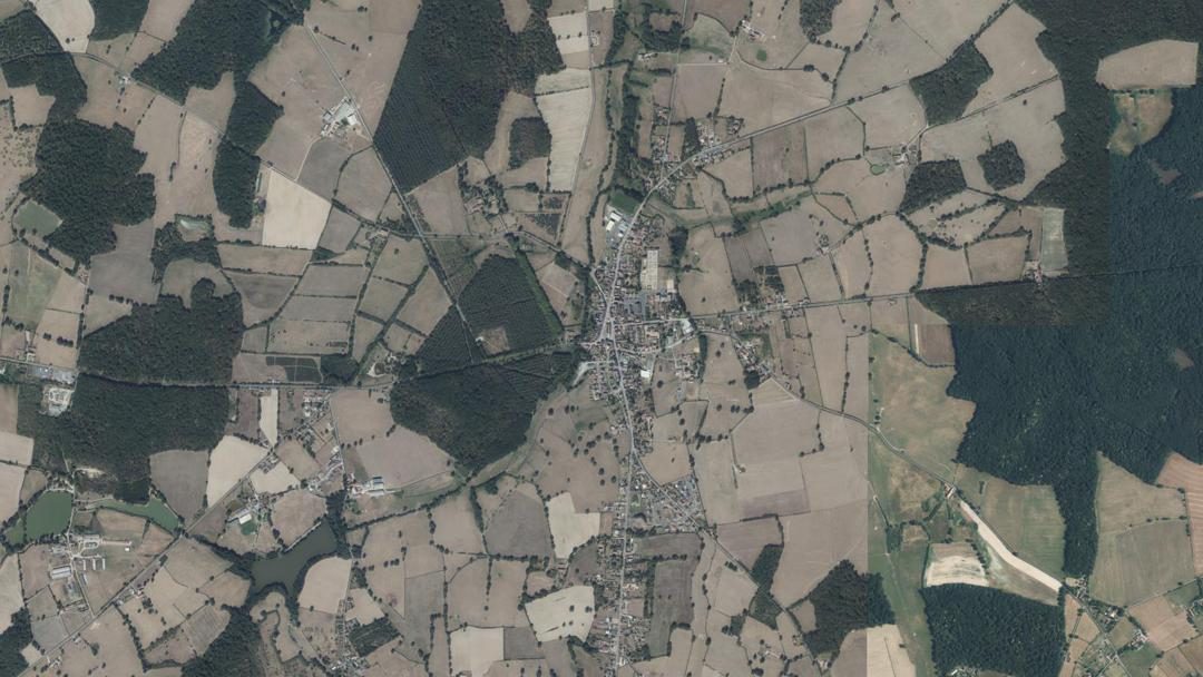 Photo 2 — Dornes, Nièvre (58390)