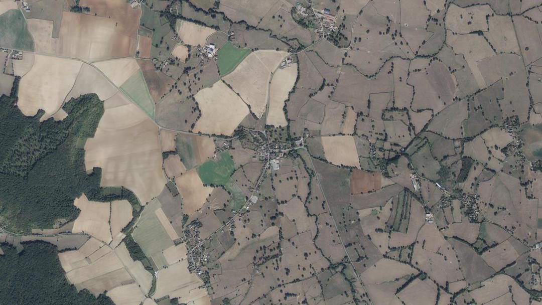 Photo 2 — Lurcy-le-Bourg, Nièvre (58700)