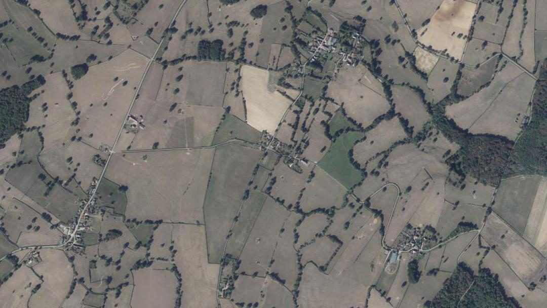 Photo 2 — Magny-Lormes, Nièvre (58800)