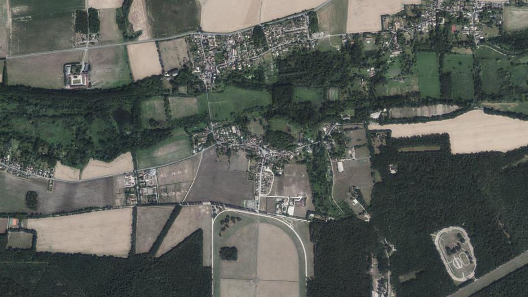 Photo 2 — Avilly-Saint-Léonard, Oise (60300)