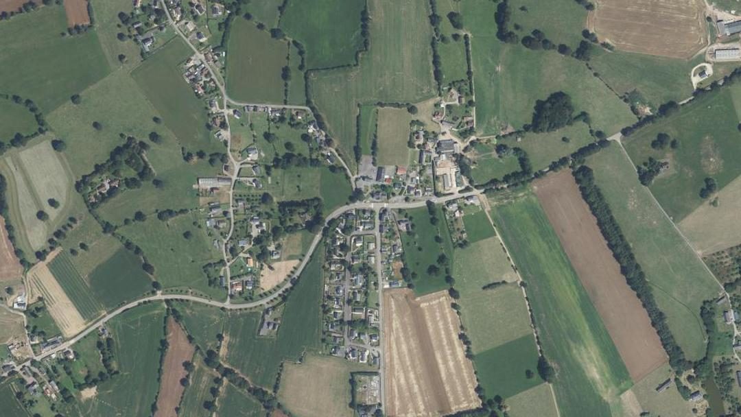 Photo 2 — Aubusson, Orne (61100)