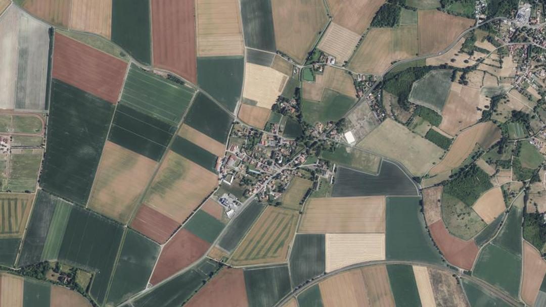Vue de Villeneuve-les-Cerfs, Puy-de-Dôme (63310)