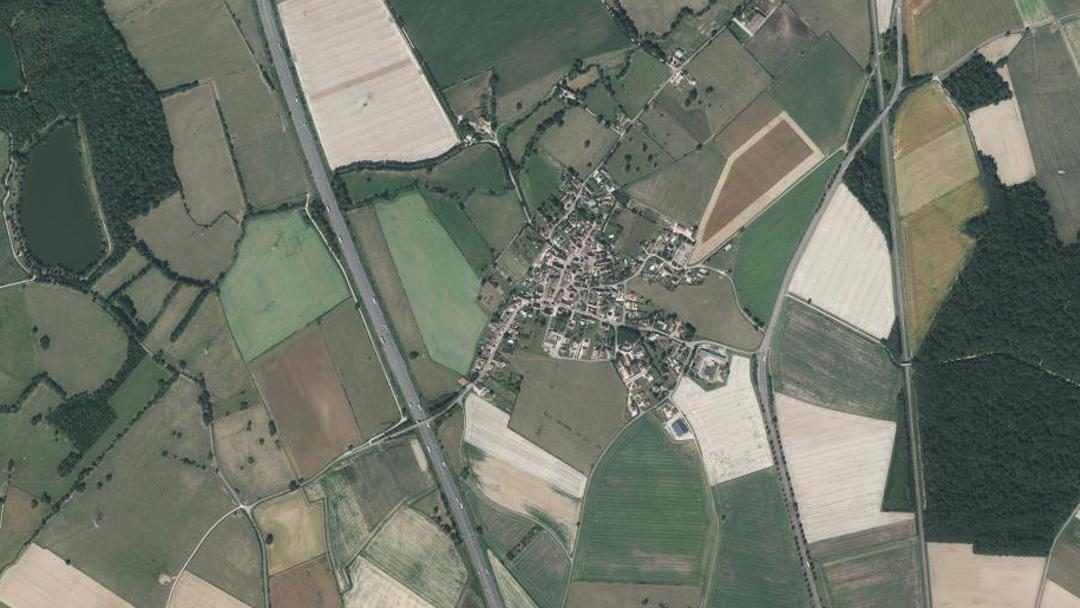 Photo 2 — Beaumont-sur-Grosne, Saône-et-Loire (71240)