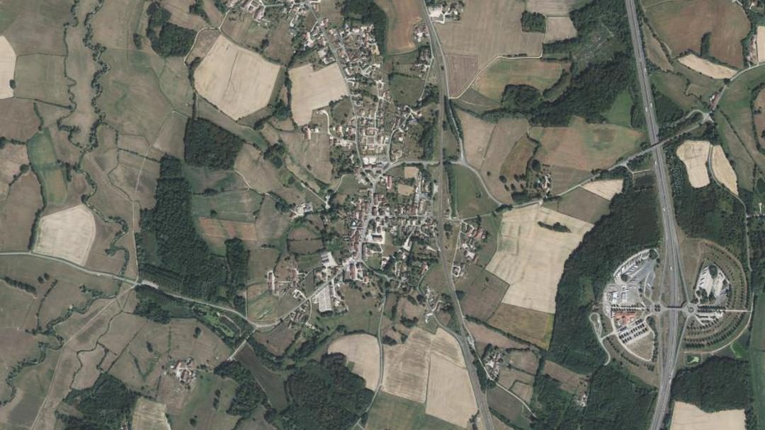 Photo 2 — Dommartin-lès-Cuiseaux, Saône-et-Loire (71480)