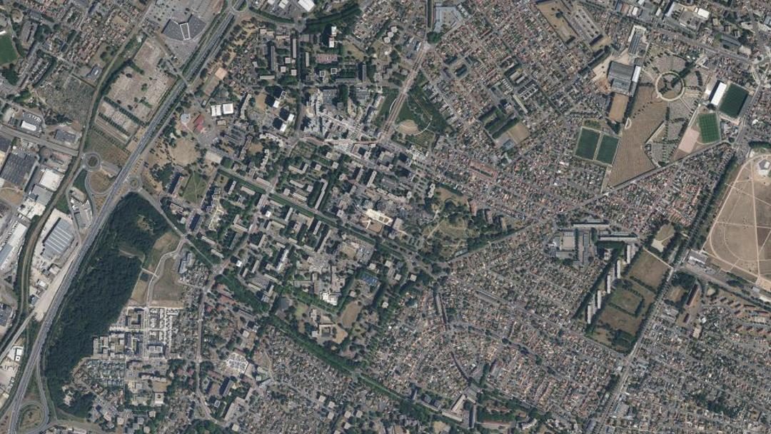 Photo 3 — Le Grand-Quevilly, Seine-Maritime (76120)