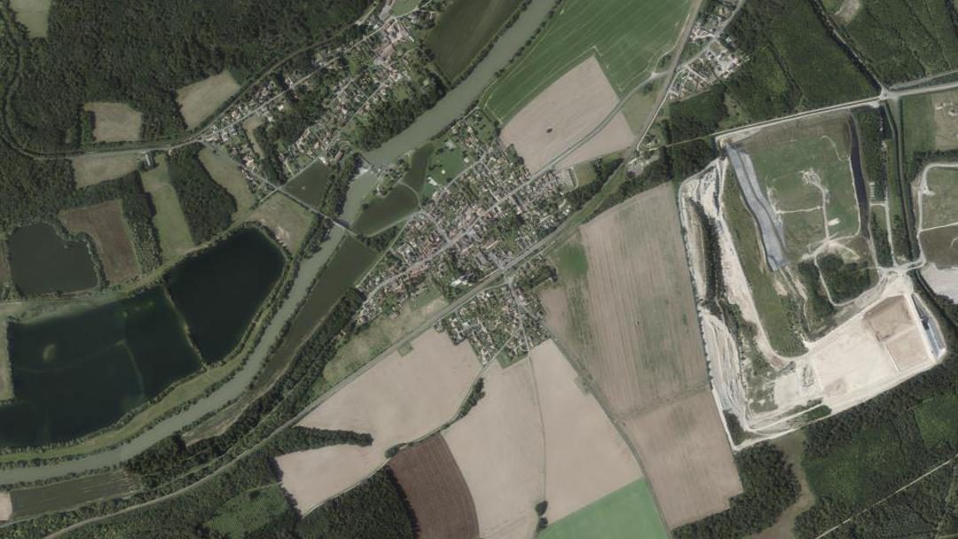 Photo 2 — Isles-les-Meldeuses, Seine-et-Marne (77440)