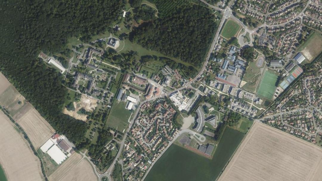 Photo 2 — Magnanville, Yvelines (78200)