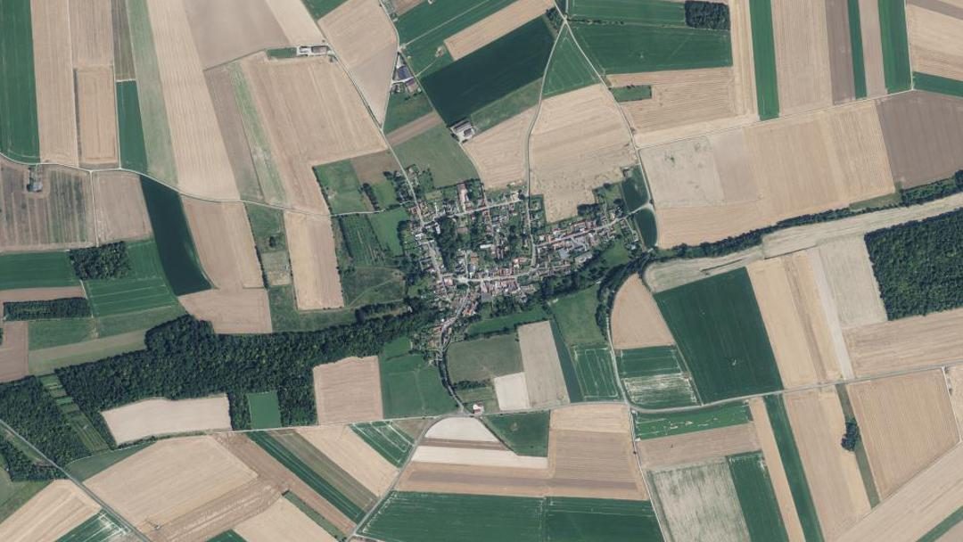 Photo 2 — Vaux-en-Amiénois, Somme (80260)