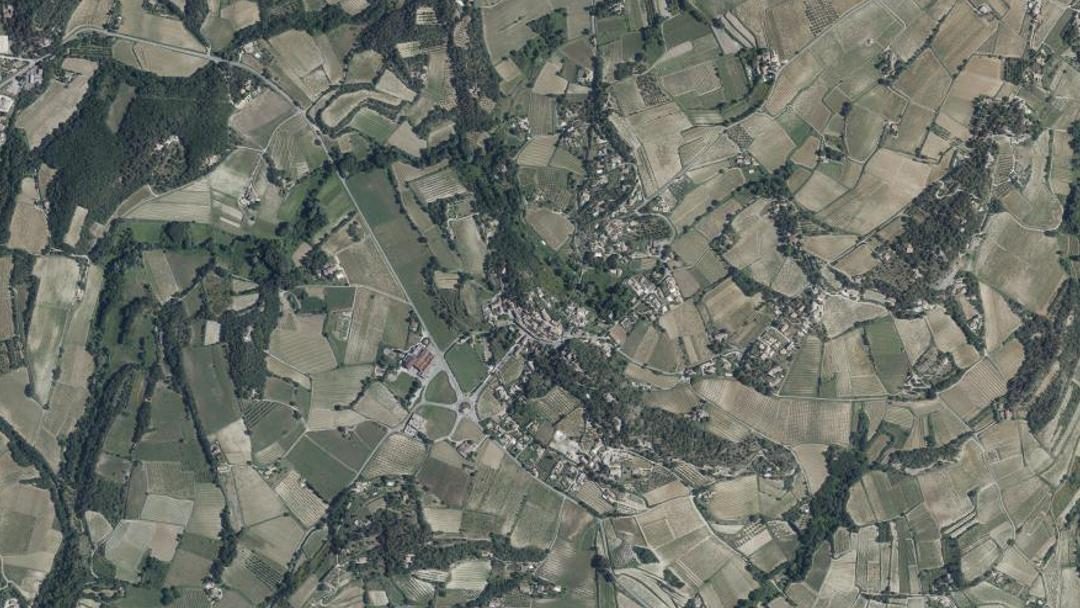 Photo 2 — Puyméras, Vaucluse (84110)